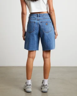 95 Baggy Denim Shorts in Daria