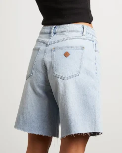 95 Baggy Denim Shorts in Saskia
