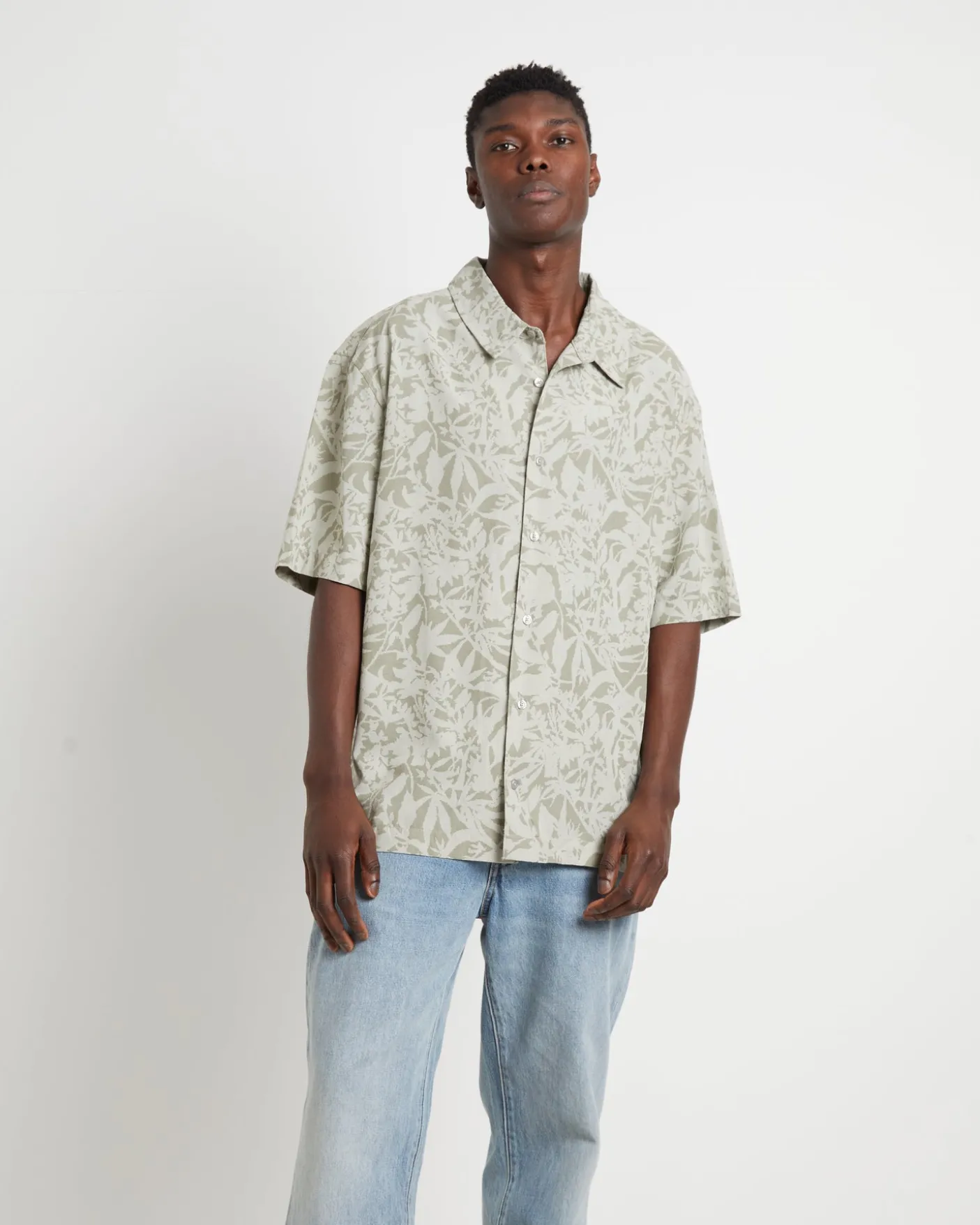 Bouquet Short Sleeve Shirt in Olive Floral Green