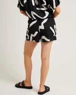 Charlie Swirl Shorts in Black