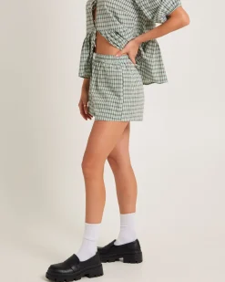 Delmar Check Shorts