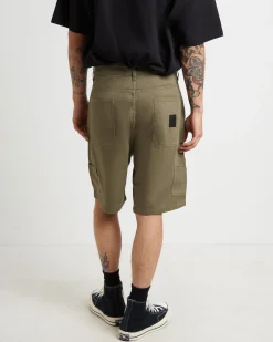 Distent Walkshorts in Cadet Green