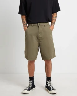 Distent Walkshorts in Cadet Green