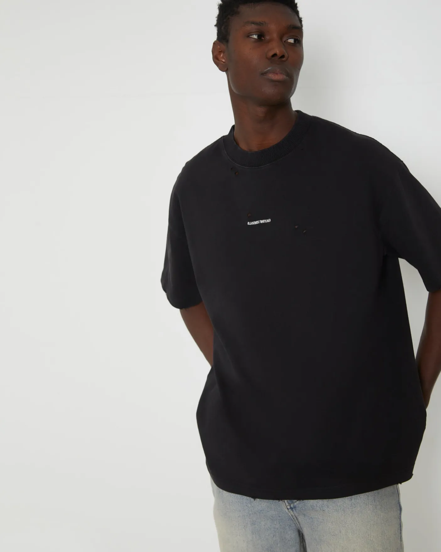 Distressed Logo Short Sleeve T-Shirt in Black