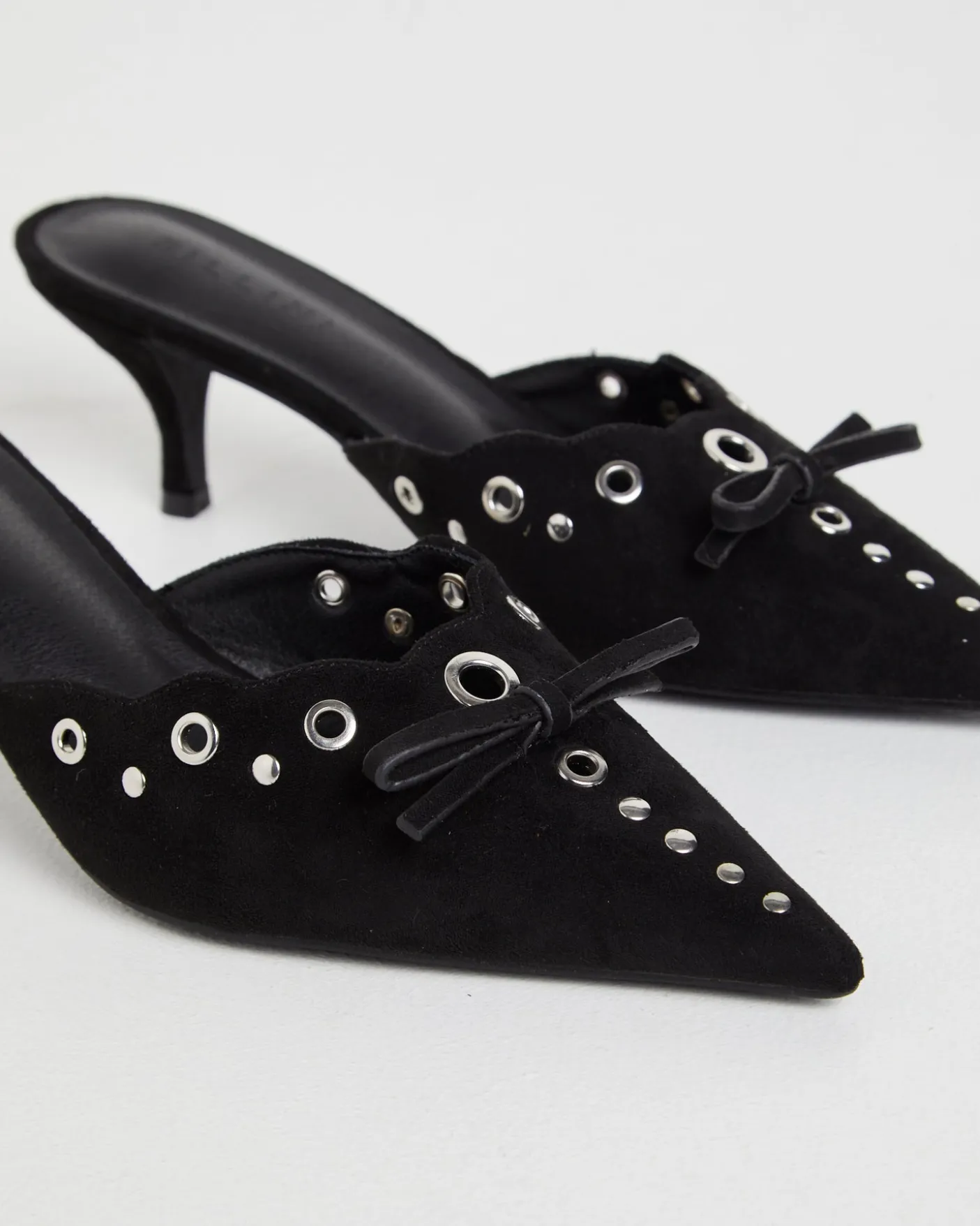 Elio Pointed Mule Black Suede