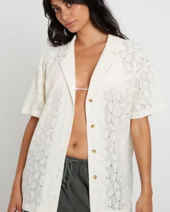 Fade Lace Short Sleeve Shirt in Cream