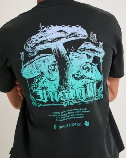 Gardens Cropped T-Shirt