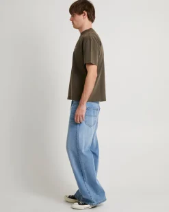 Gaze Cropped T-Shirt