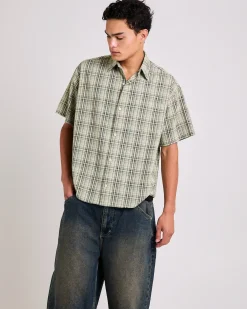 Ground Plaid Short Sleeve Shirt