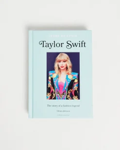 Icons Of Style: Taylor Swift