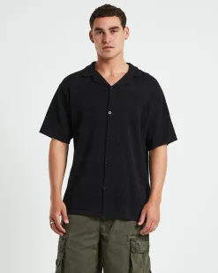 Knitted Short Sleeve Resort Shirt in Black