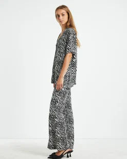 Lola Short Sleeve Zebra Black