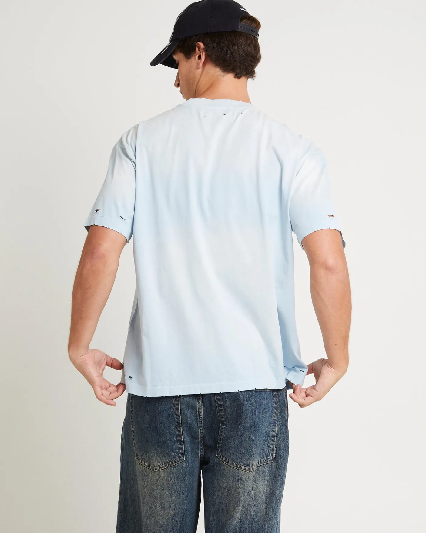 Lovelss Cropped T-Shirt
