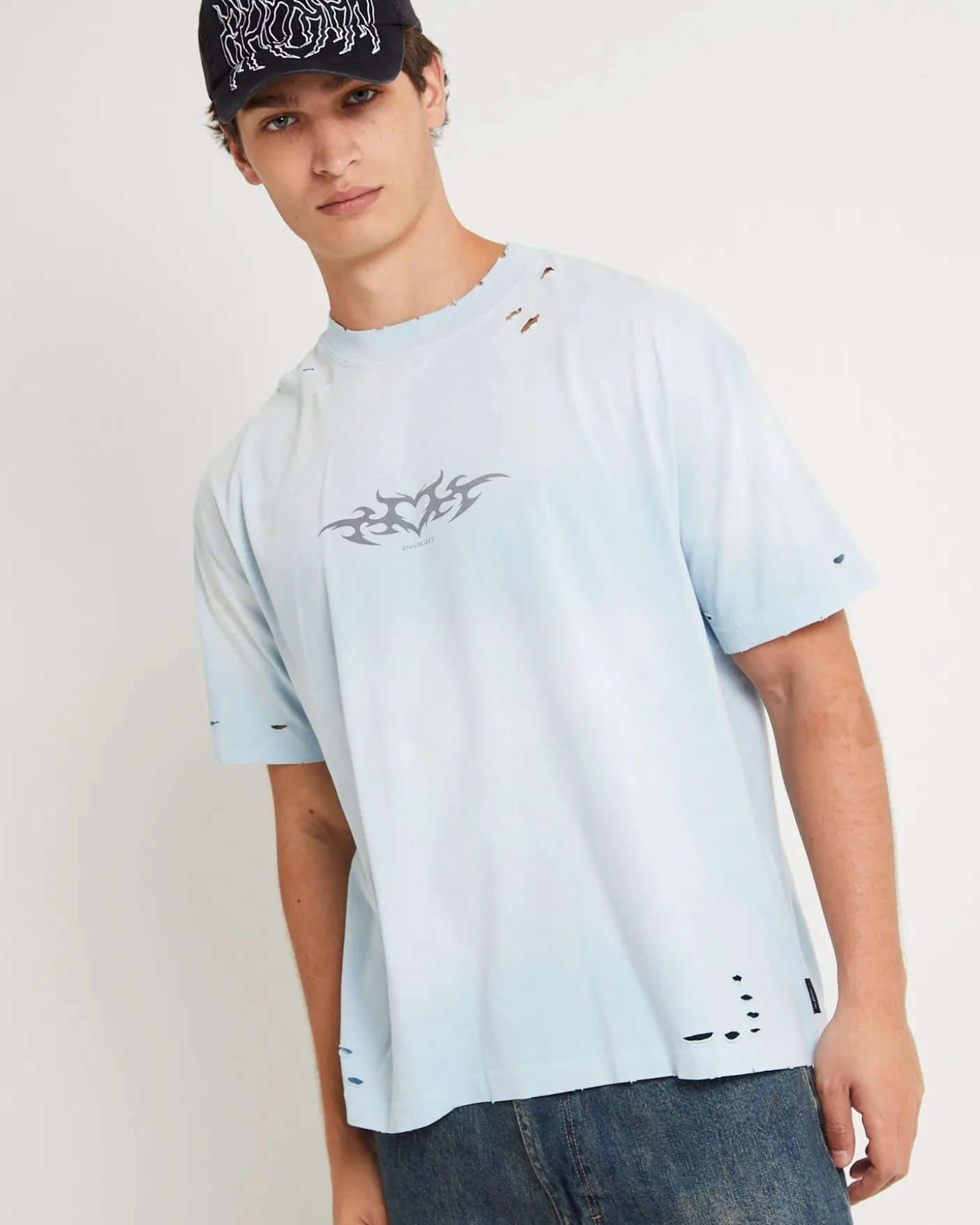 Lovelss Cropped T-Shirt