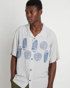 Menace Short Sleeve Shirt in Light Grey