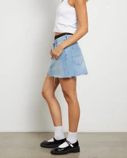 Relaxed Mini Denim Skirt in Soho Fade