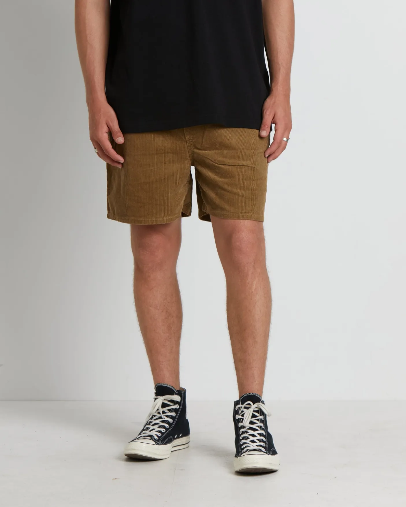Roomie Shorts in Beach Grass