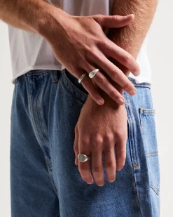 Round Signet Ring Set