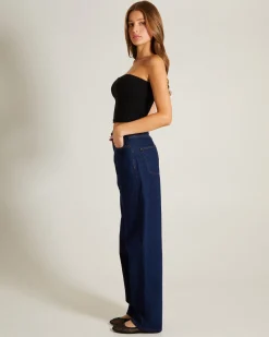 Slinky Strapless Top in Black