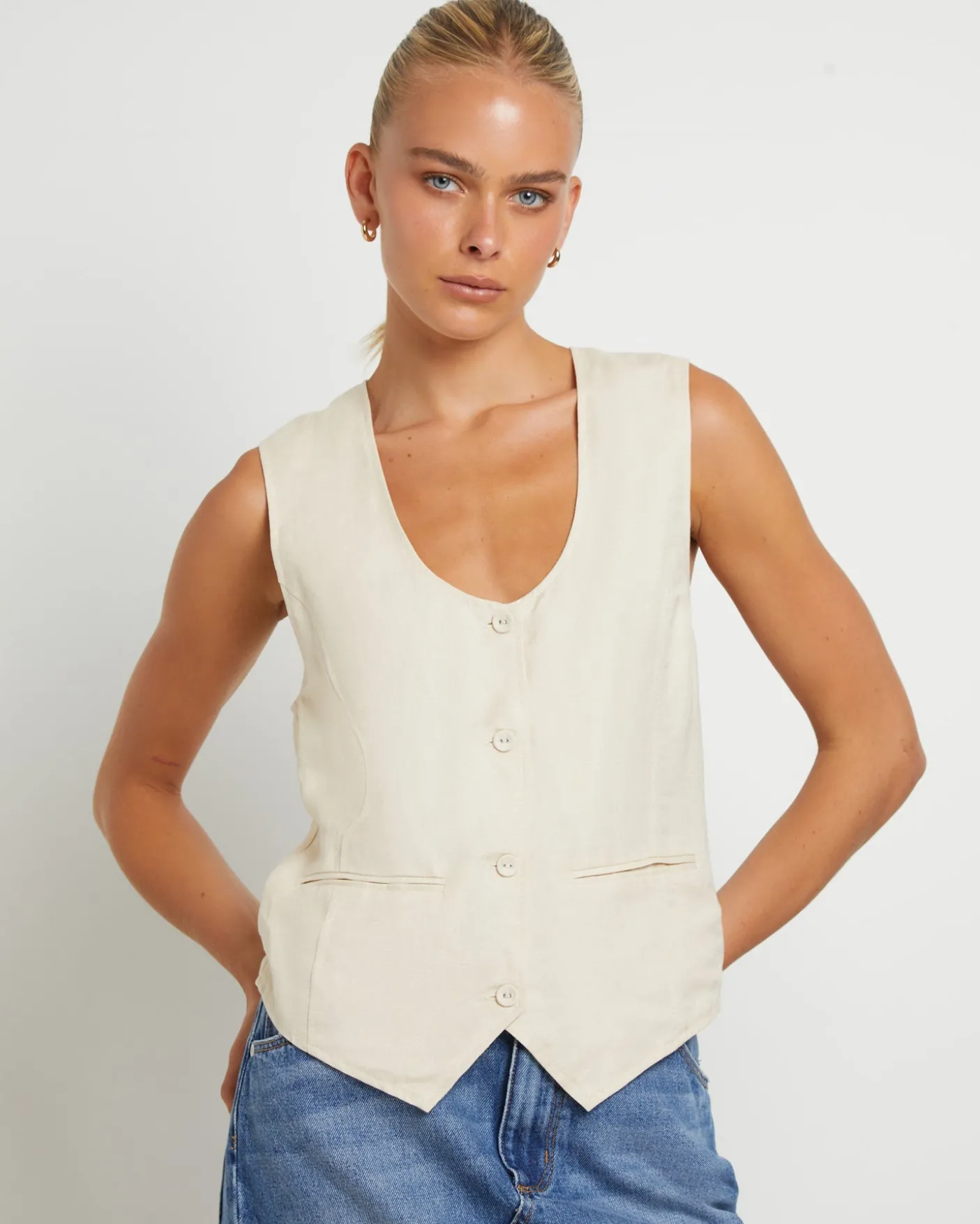 Soho Linen Vest in Biscuit