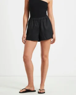 Tide Linen Shorts in Black