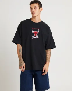 Tri Logo Bulls Oversized T-Shirt in Faded Black