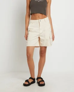 Water Pipe Cargo Shorts in Chalk